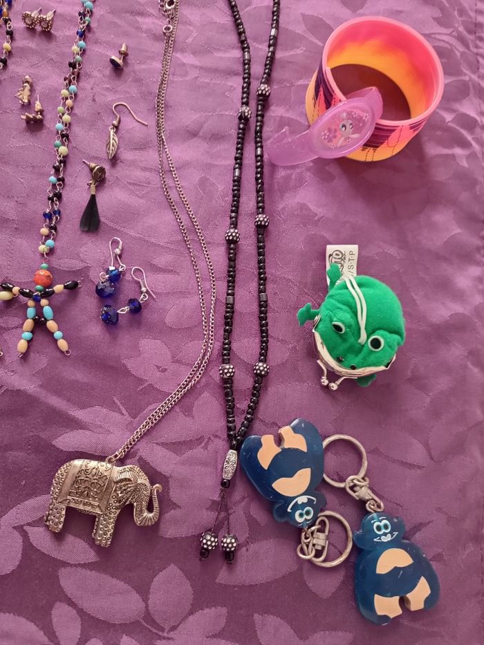 Lot hétéroclite de bijoux fantaisie - photo numéro 7