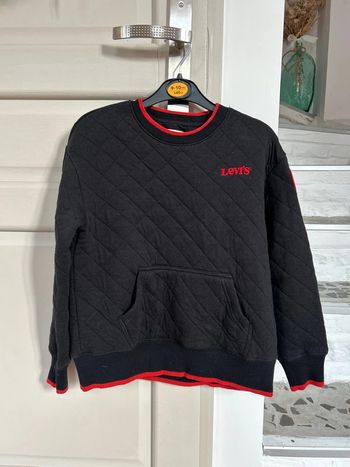 Pull Lévis 10 ans
