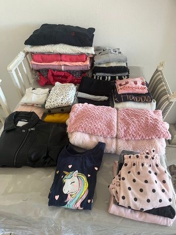 Gros lot 12 ans 📦🙃toutes saisons 