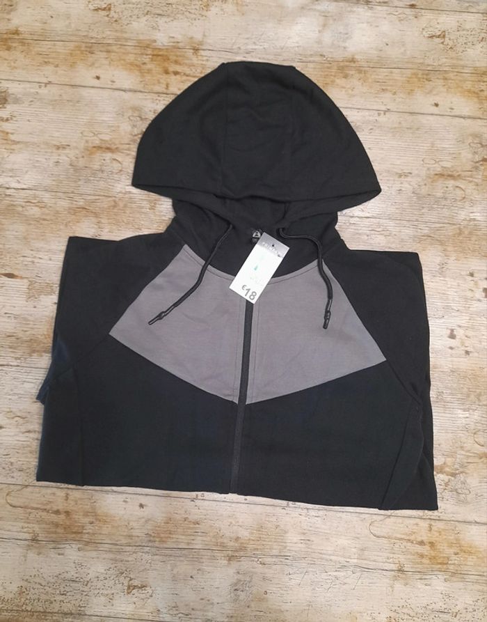 Veste zippée à capuche neuve étiquetée taille M - photo numéro 2