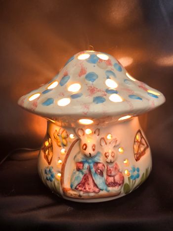 veilleuse de collection "Mushroom Rabbit House" Barbara Winrow