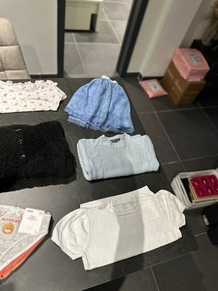 Lot fille 4 ans - photo numéro 2