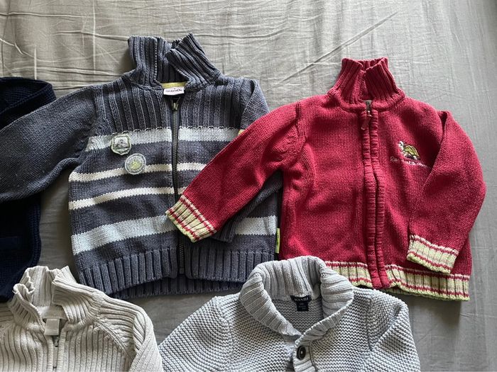 Lot 5 gilets 6 mois - photo numéro 3