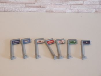 Panneaux de signalisation - Circuit de train en bois (J30)