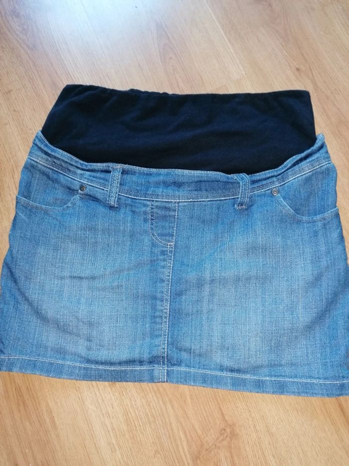 Jupe en jeans de grossesse