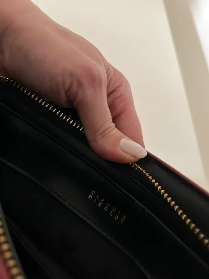 Claudie Pierlot, sac en cuir rouge - photo numéro 12