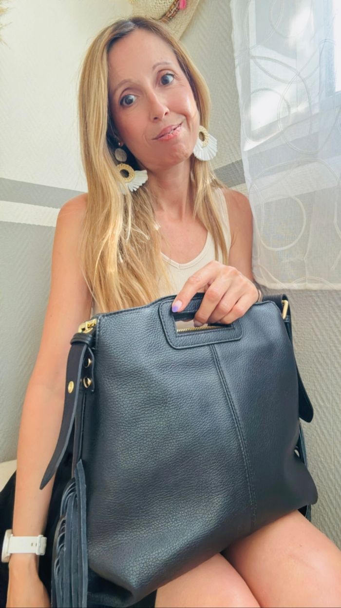 Sac noir cuir élégant grand modèle avec franges - photo numéro 3
