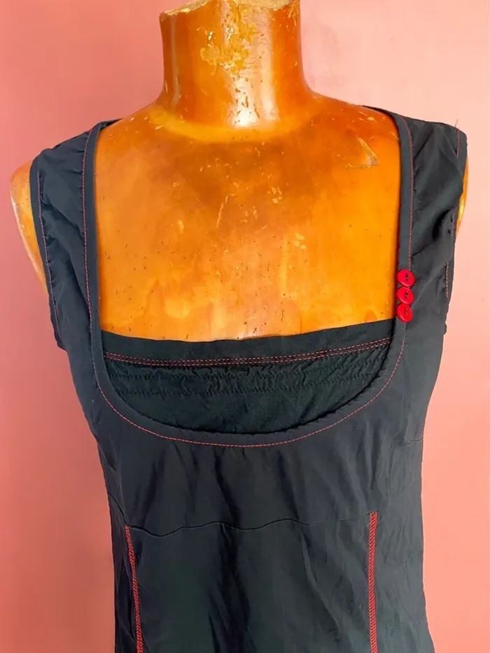 Robe noire et rouge originale vintage - photo numéro 3