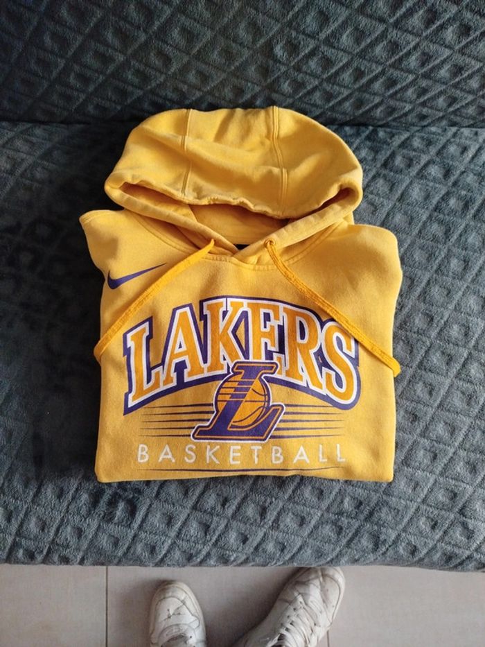 Pull Nike lakers