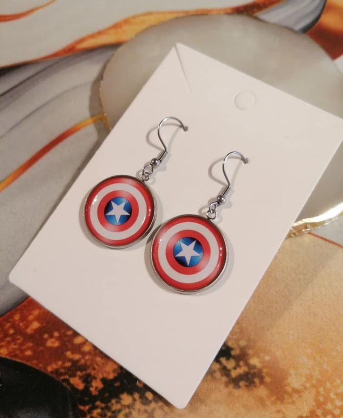 Boucle d'oreille captain america