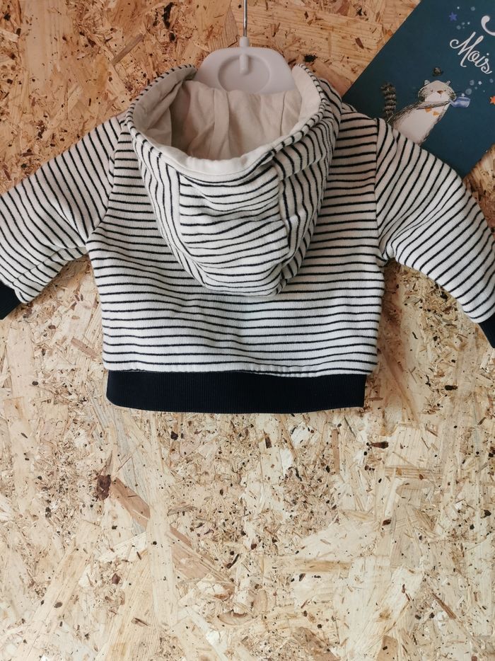 Gilet à capuche 3 mois - photo numéro 2