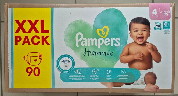 Couches pampers harmonie T4