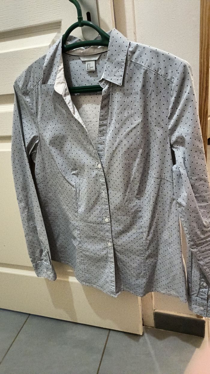 Chemise a rayures blanches et bleus