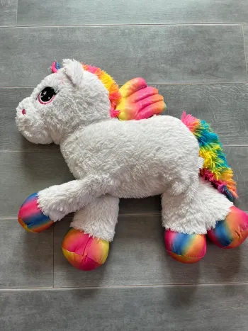 Peluche licorne arc en ciel