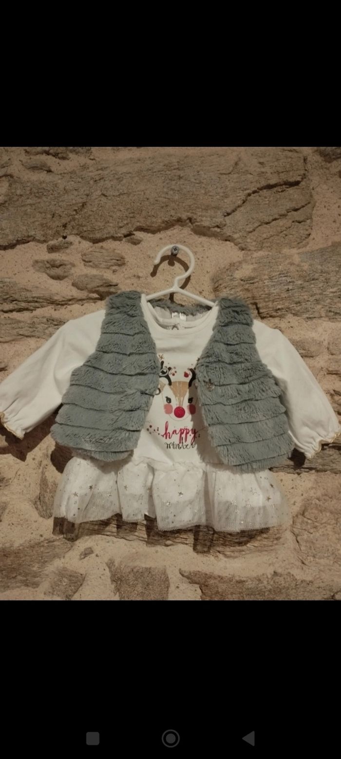 Ensemble Noël : t-shirt manches longues+ gilet sans manche+pantalon, taille 3mois - photo numéro 2