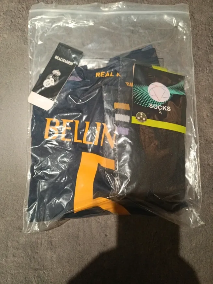 Tenue foot Real Madrid Jude Bellingham bleu. T.18 - photo numéro 5