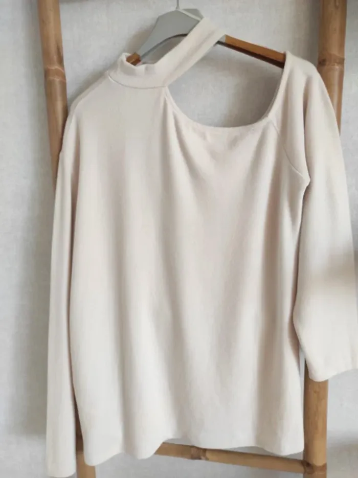 Pull épaules dénudées - photo numéro 2