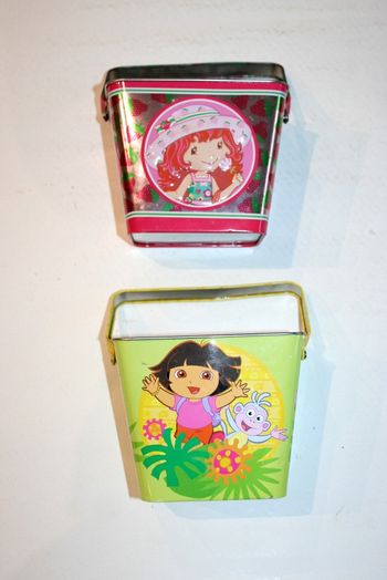 Lot de 2 seaux en fer Dora et Charlotte aux Fraises