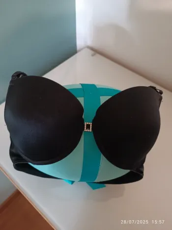 Soutien gorge Triumph noir détail diamant