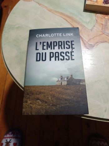 L'emprise du passé de Charlotte link
