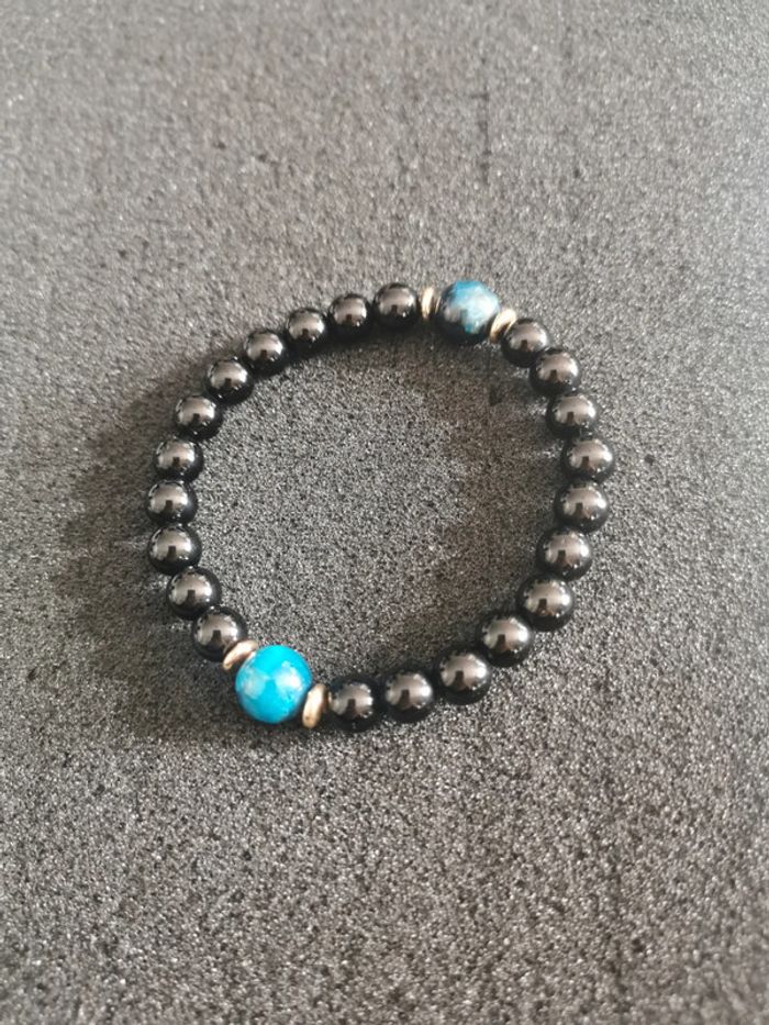 Bracelet tendance pierre 8mm noire et bleu