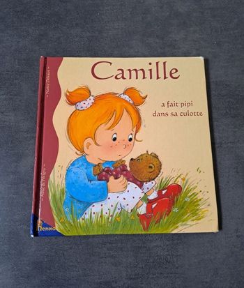 Live Camille a fait pipi dans sa culotte