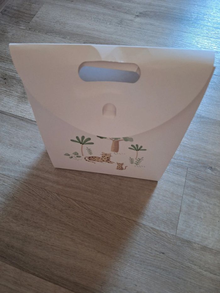 Ensemble bébé + boîte Kdo - photo numéro 6
