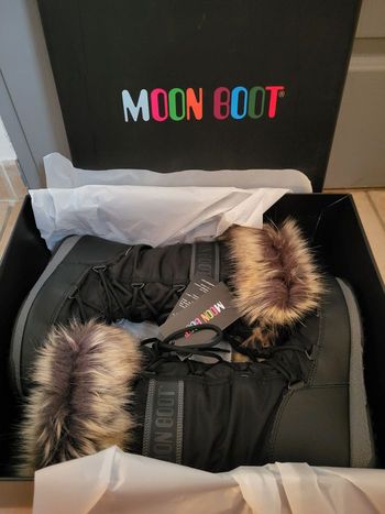 Moon boot haute noir neuves taille 35