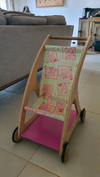 Poussette poupée