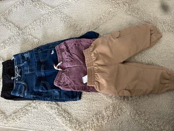 Lot pantalons taille 12 mois 