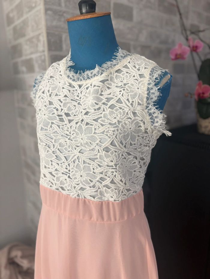 Robe longue - dentelle - blanche/rose pale - taille 38/M - neuve jamais portée - photo numéro 2