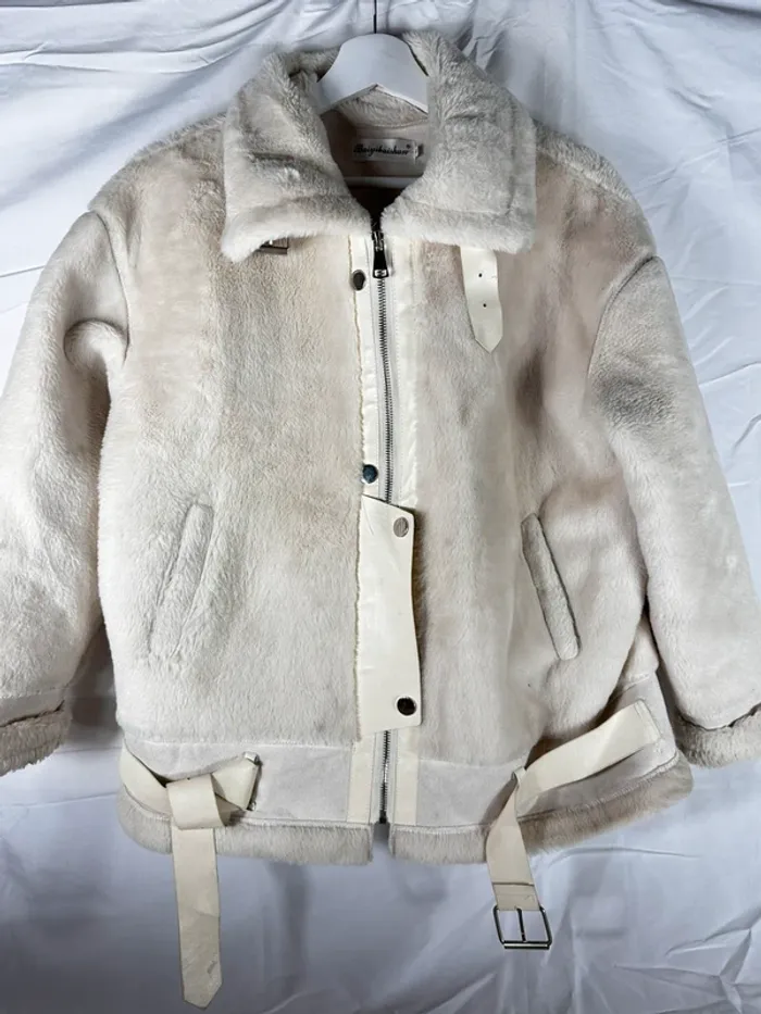 Veste fausse fourrure YesStyle – Blanche/crème, chic & chaude