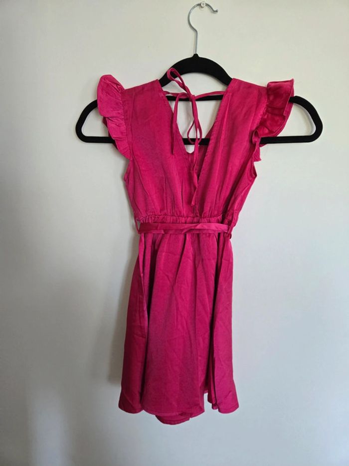 Robe fuschia satinée - photo numéro 2