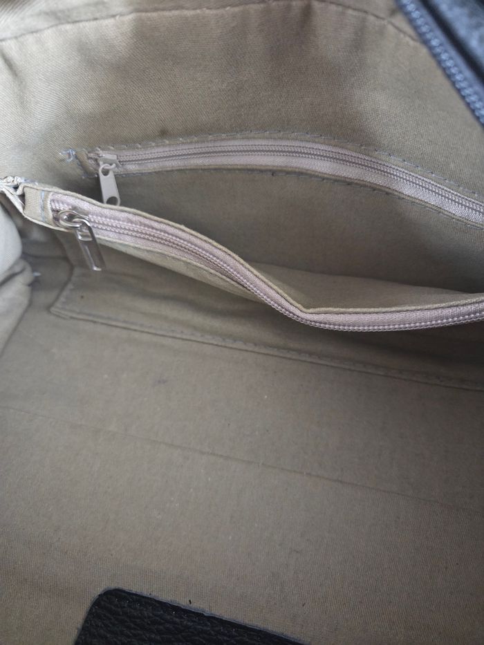 Sac à main en cuir avec un petit nœud et bandoulière - photo numéro 8
