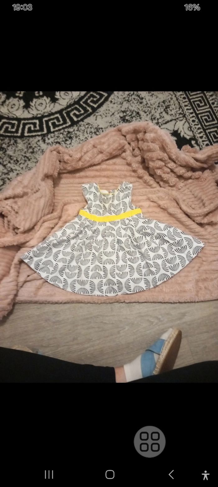 Lot robe 6 mois - photo numéro 4