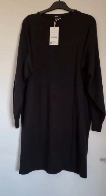 Robe pull noir col rond manches longues
