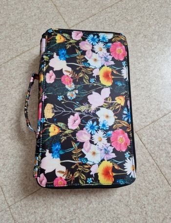 Trousse 300 trous neuve