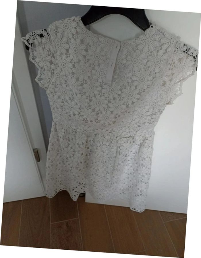 Superbe robe dentelle - photo numéro 3