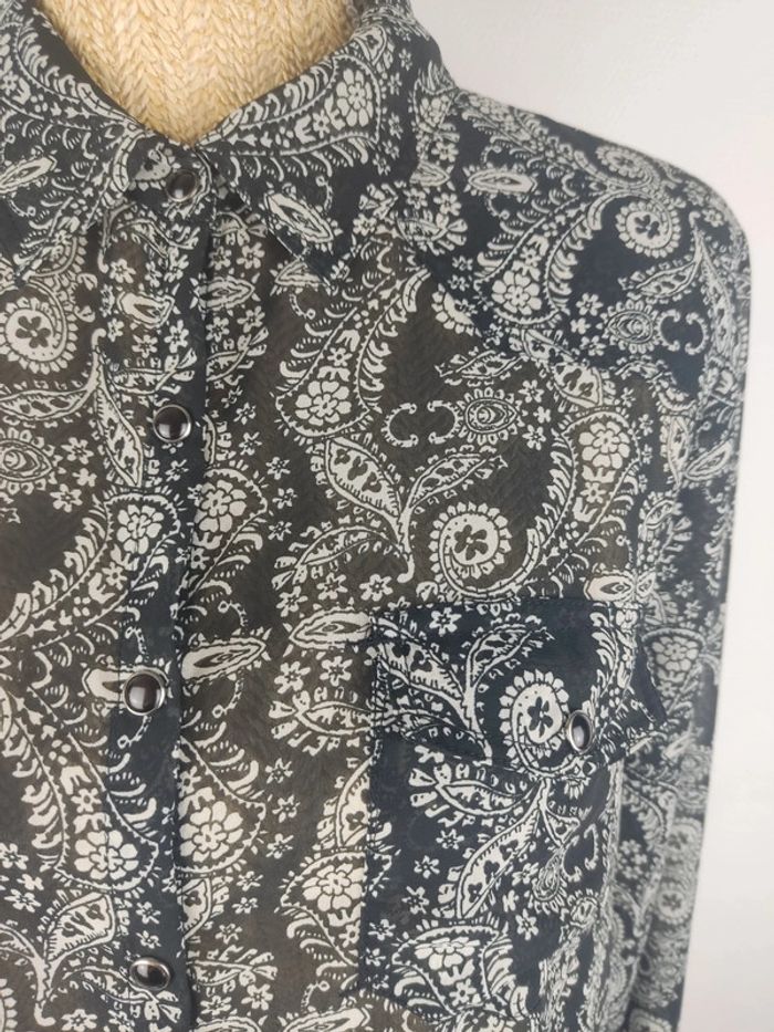 Chemise boutonnée manches longues transparente motif paisley noir et blanc taille XL DDP - photo numéro 4