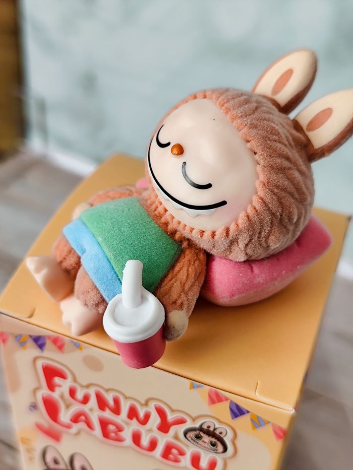 grosse figurine labubu fluffy marron - photo numéro 2