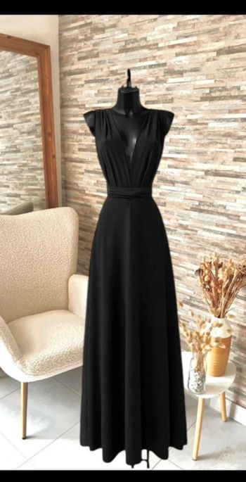 Élégante robe d’été couleur noire multi positions