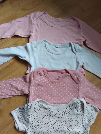 Lot bodies fille 18mois