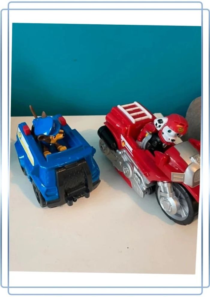 2 véhicules de la pat patrouille