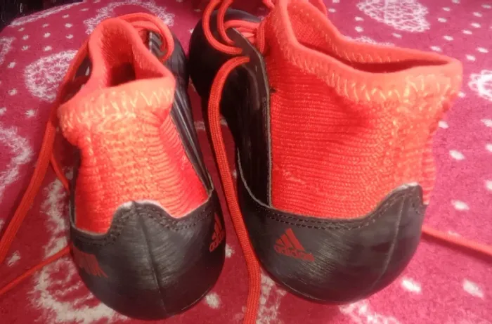 Baskets à crampons rouge/noir Adidas Predator - photo numéro 6