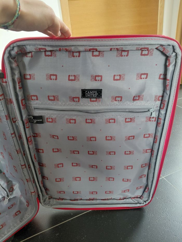 Valise rouge de voyage - photo numéro 10