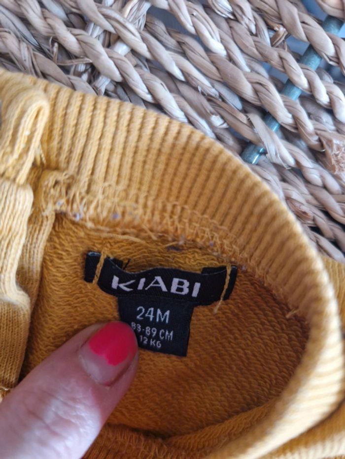 Sweat jaune moutarde super hero Kiabi 🦊24 mois🦊 - photo numéro 4