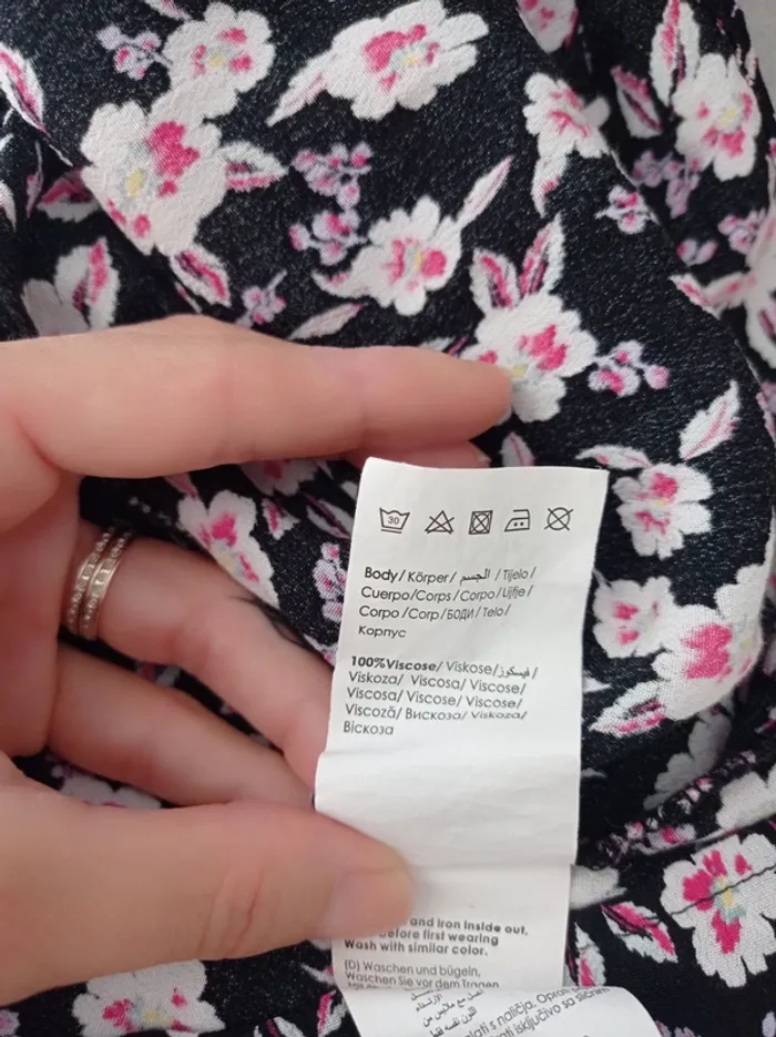 Haut court blouse noir fleurie colorée manches courtes T.38 Pimkie - photo numéro 6