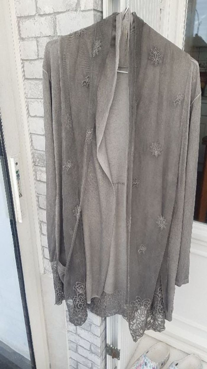 gilet long gris volant