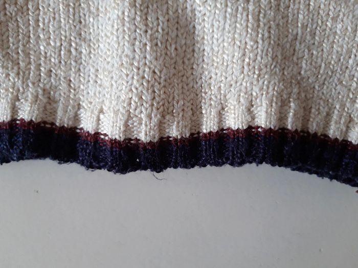 Gilet en maille blanc/bordure bleu marine Le Petit Cirque SGMJ motif en relief, bébé 6 mois 68 cm - photo numéro 6
