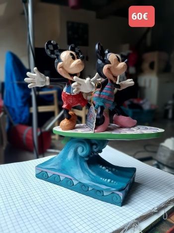 Figurine Disney traditions de Jim Shore surf